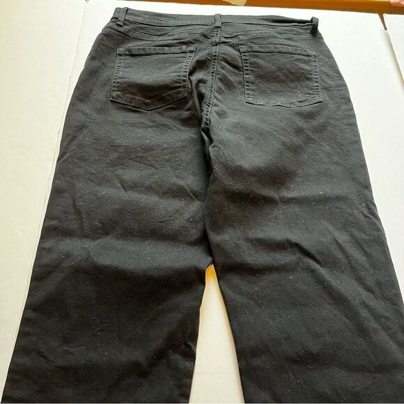 Gloria Vanderbilt Amanda Women's Black Jeans with Rose decor Size 12 High rise - Picture 2 of 10